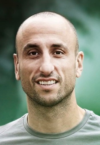 Manu Gin&oacute;bili